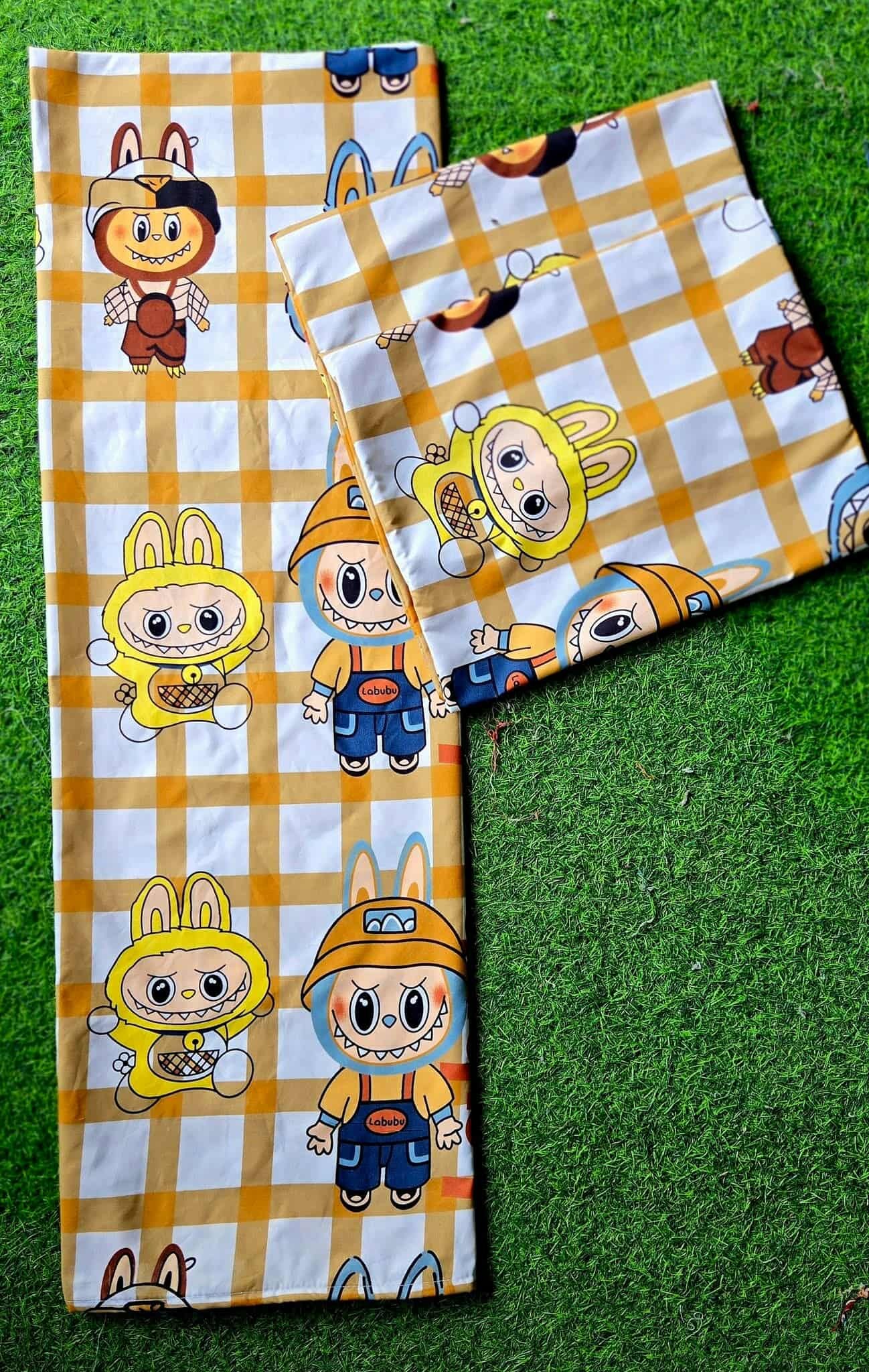 Labubu 1 Large kumot + 2 Large Zipper Pillowcase